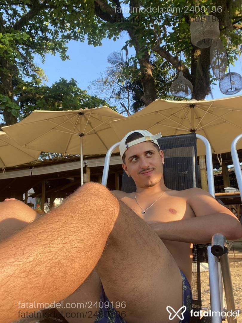 Acompanhante homem com cabelo castanho de olhos castanhos - Kaio Gustavo