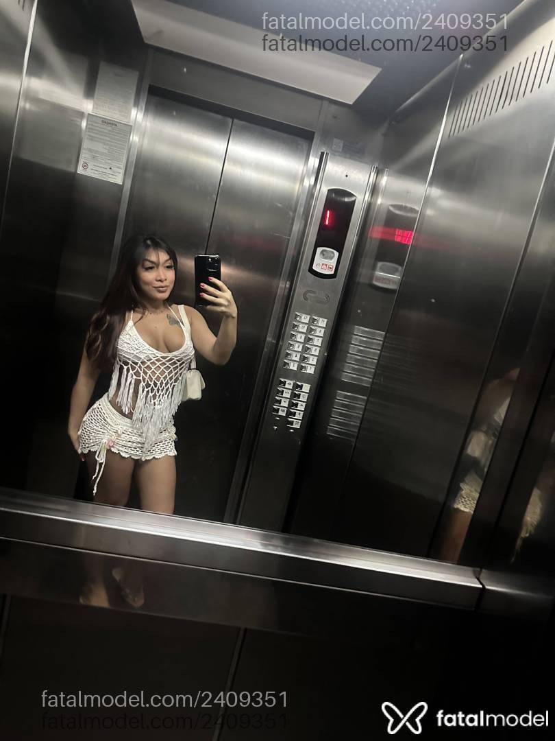 Acompanhante mulher loira (o) de olhos pretos - Nathyzinha