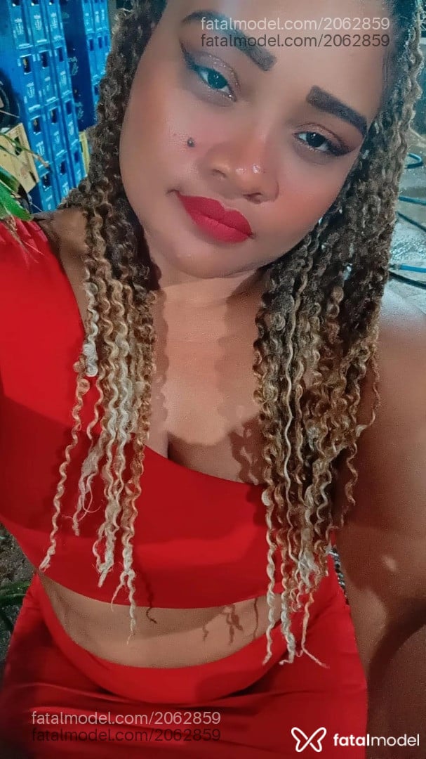 Acompanhante mulher loira (o) de olhos castanhos - Jéssica IP