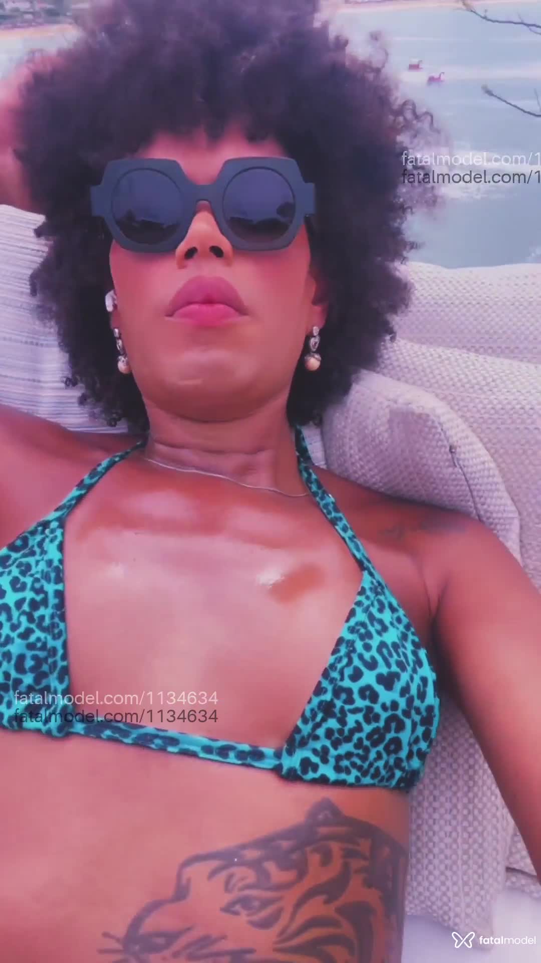 Acompanhante mulher trans com cabelo castanho de olhos castanhos em Magé Acompanhante mulher trans com cabelo castanho de olhos castanhos em Magé - Mih fatalle