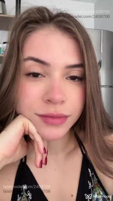 Acompanhante mulher com cabelo castanho de olhos castanhos - Angel Acompanhante mulher com cabelo castanho de olhos castanhos - Angel