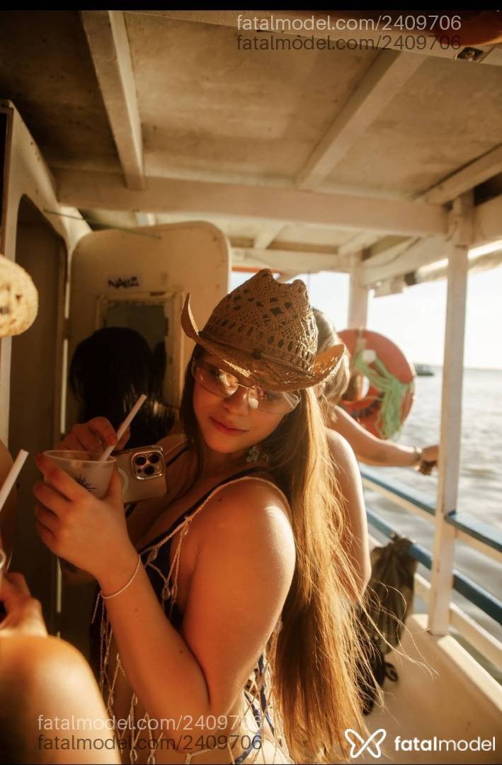 Acompanhante mulher com cabelo castanho de olhos castanhos em João Pessoa - Angel