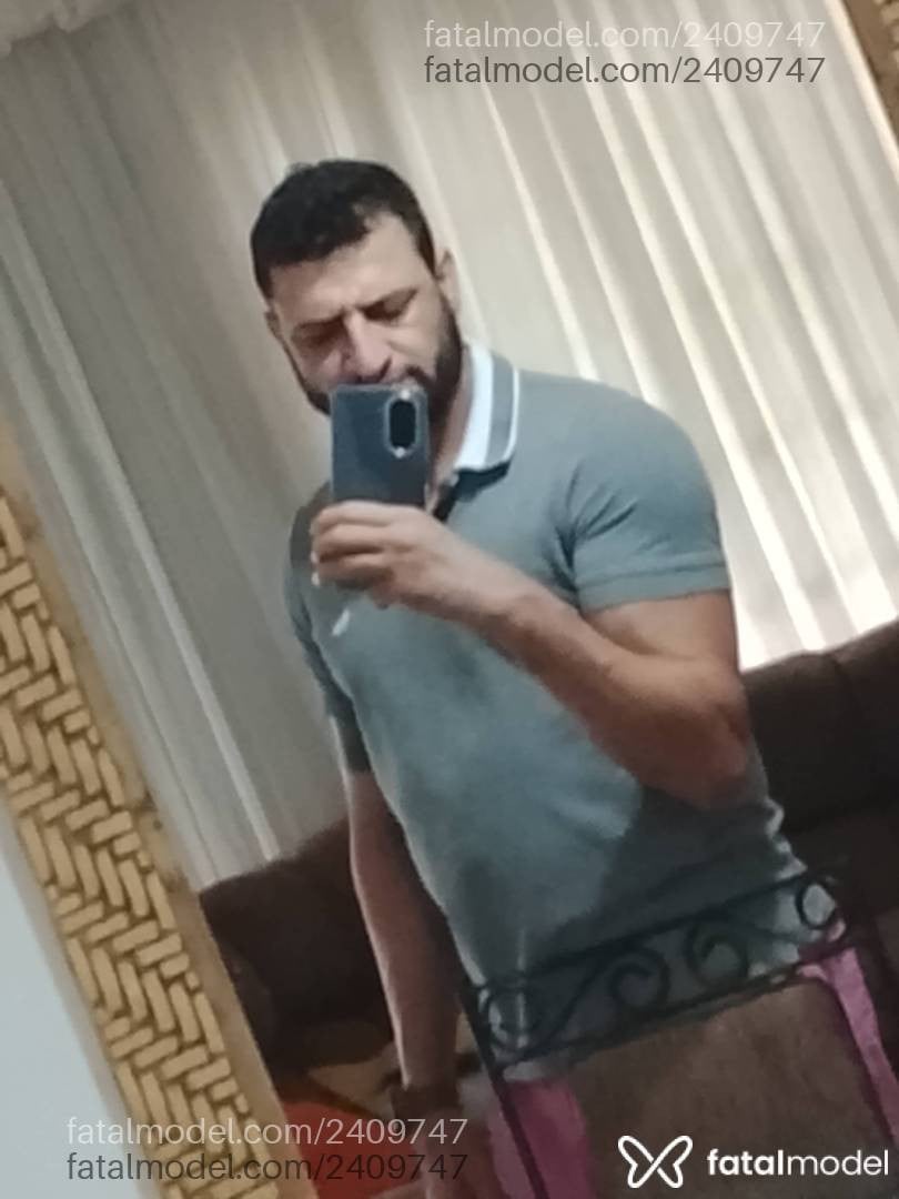 Acompanhante homem com cabelo castanho de olhos castanhos em Pinhalzinho - Guttoo
