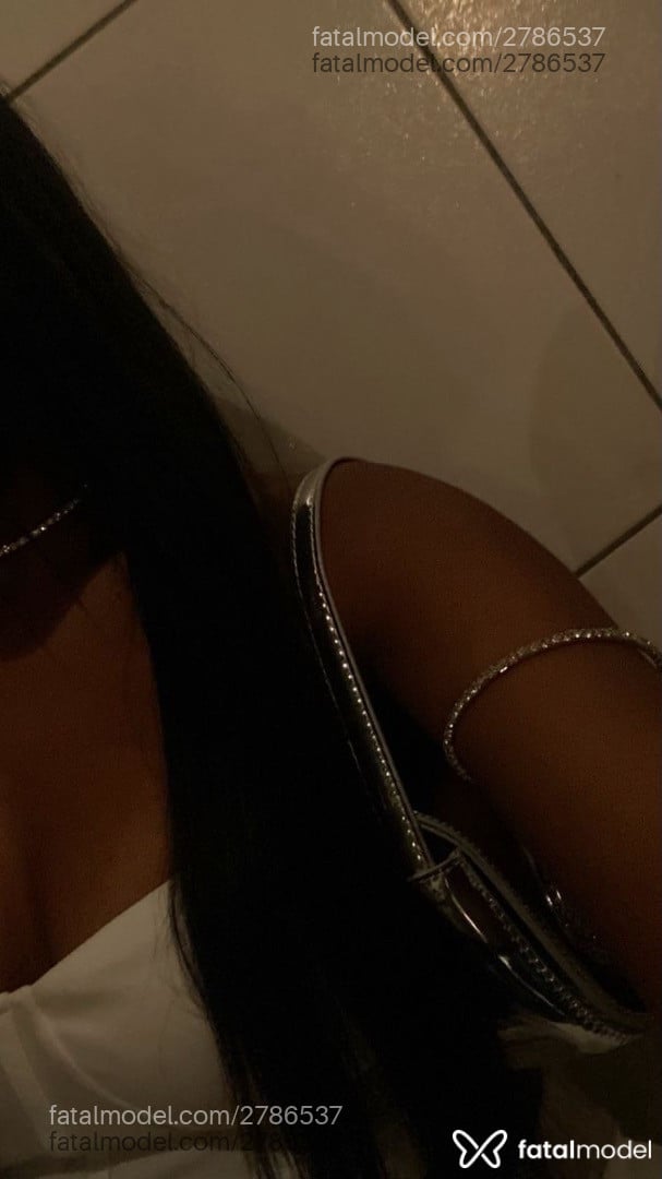 Acompanhante mulher morena (o) de olhos castanhos em Virtual Acompanhante mulher morena (o) de olhos castanhos em Virtual - Ruby Razz