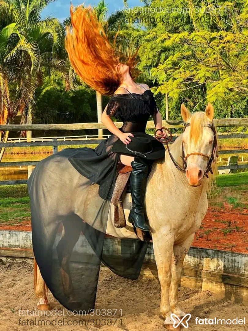 Acompanhante mulher ruiva (o) de olhos castanhos em Navegantes - Juju Torres