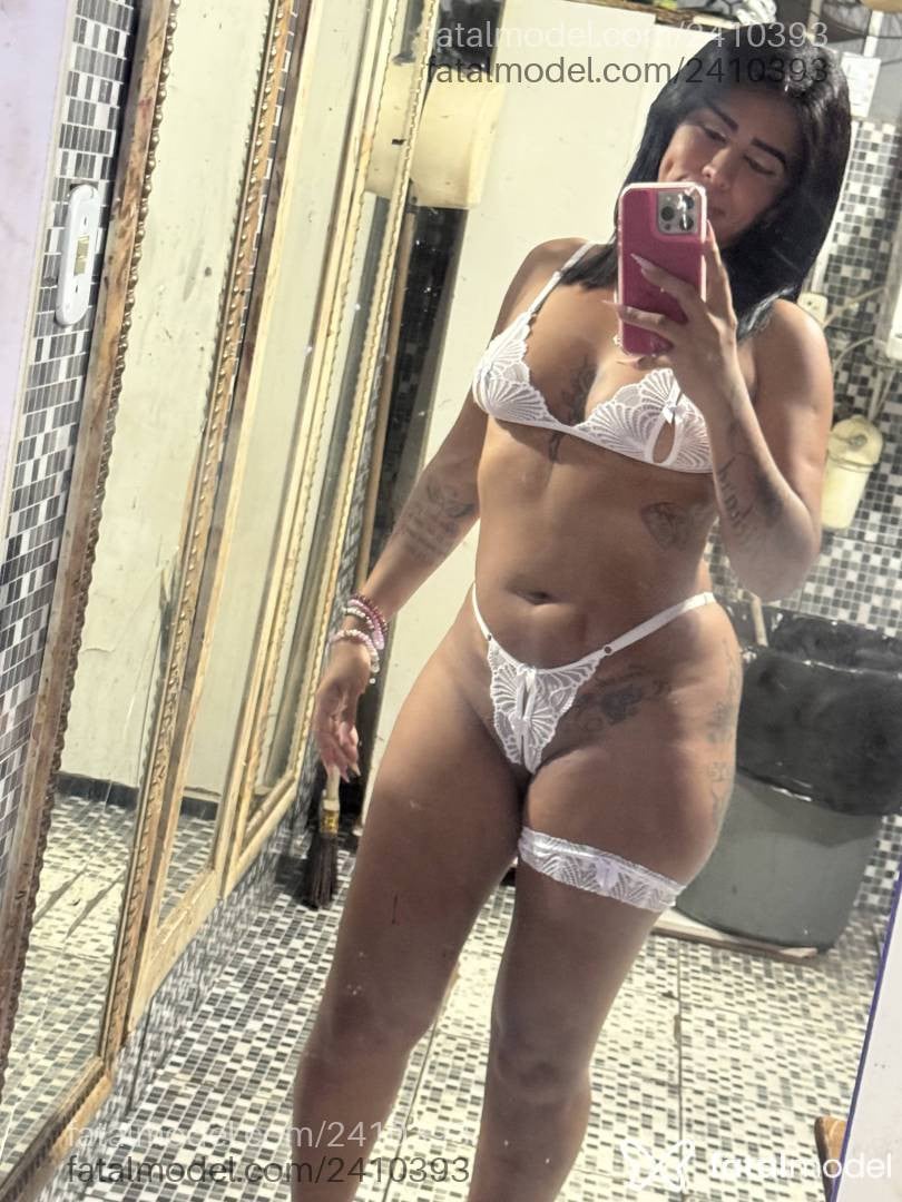 Acompanhante mulher morena (o) de olhos pretos - índiara