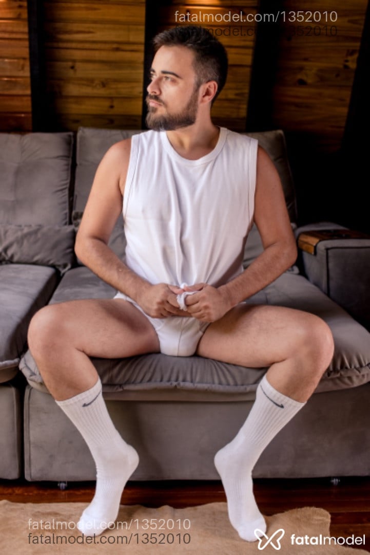 Acompanhante homem morena (o) de olhos castanhos em Virtual - Rafael Machado
