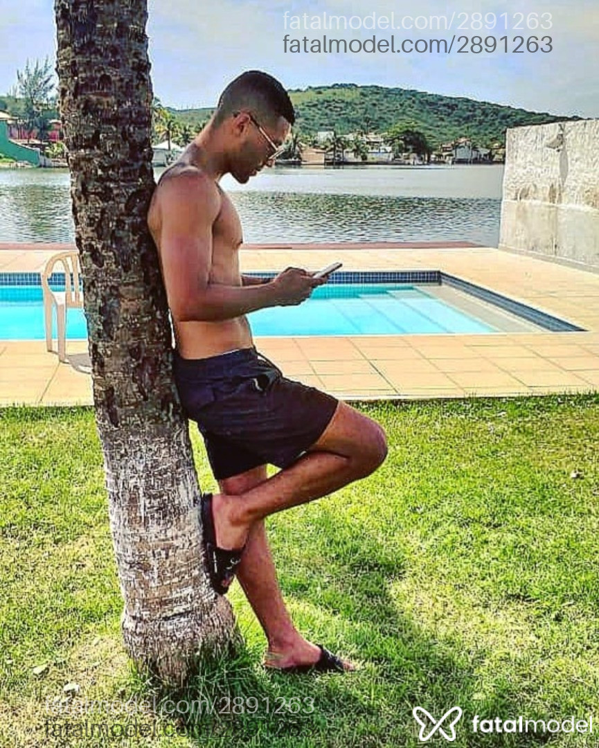 Acompanhante homem morena (o) de olhos castanhos em Rio de Janeiro Acompanhante homem morena (o) de olhos castanhos em Rio de Janeiro - Heitor