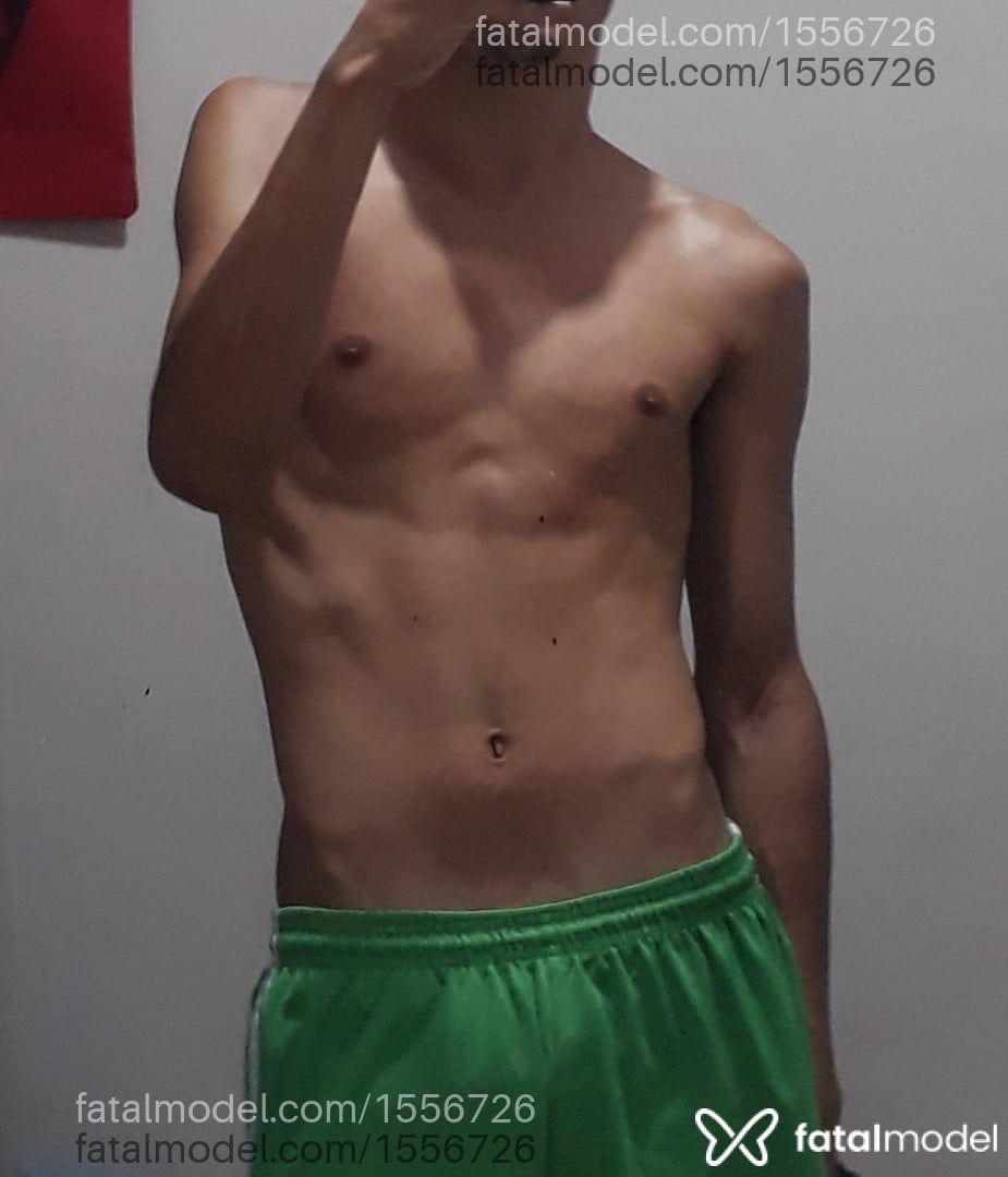Acompanhante homem com cabelo castanho de olhos castanhos em Parobé - Matheus Souza