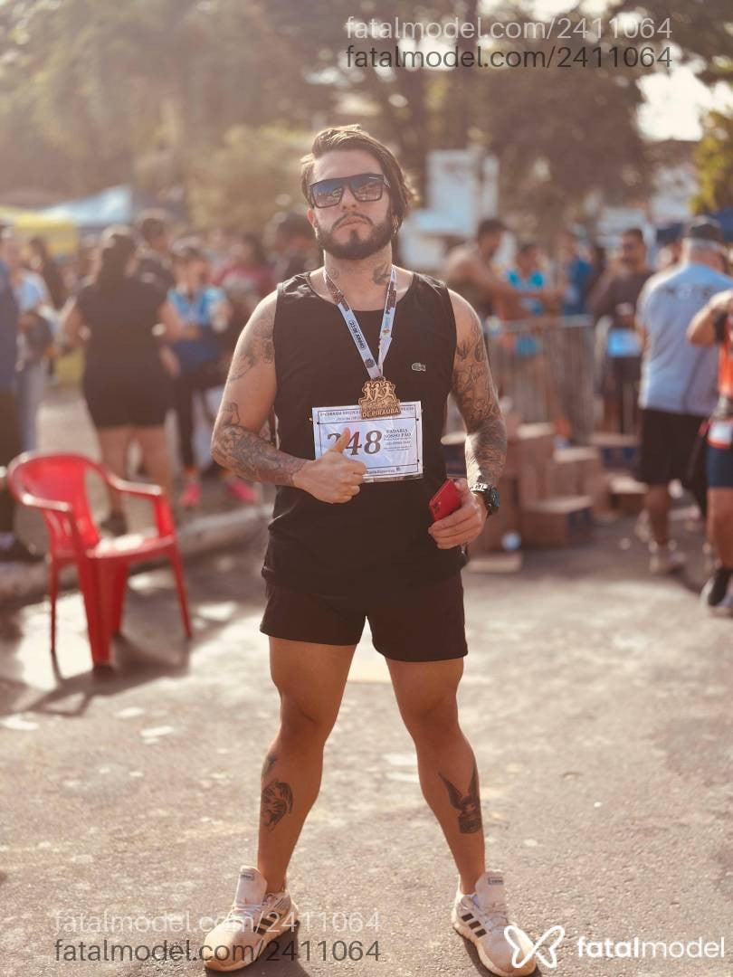 Acompanhante homem com cabelo castanho de olhos castanhos em Rio de Janeiro - Gabriel Castro