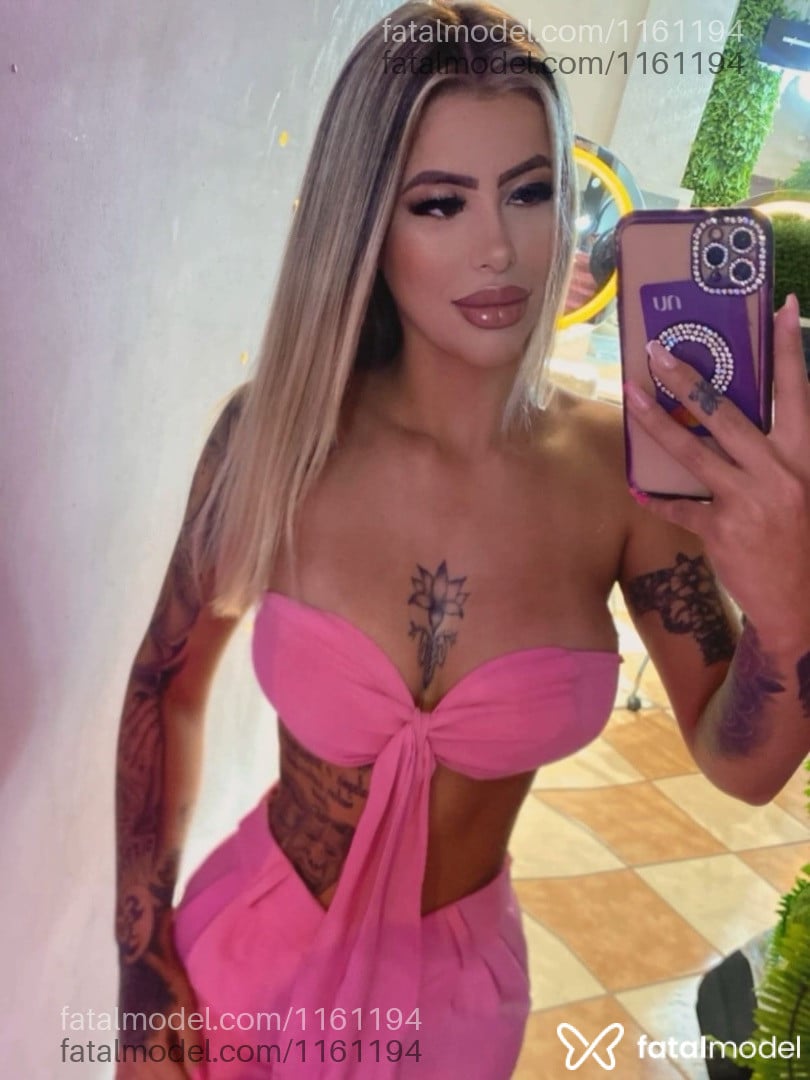 Acompanhante mulher loira (o) de olhos castanhos em Joinville - Manu Araújo
