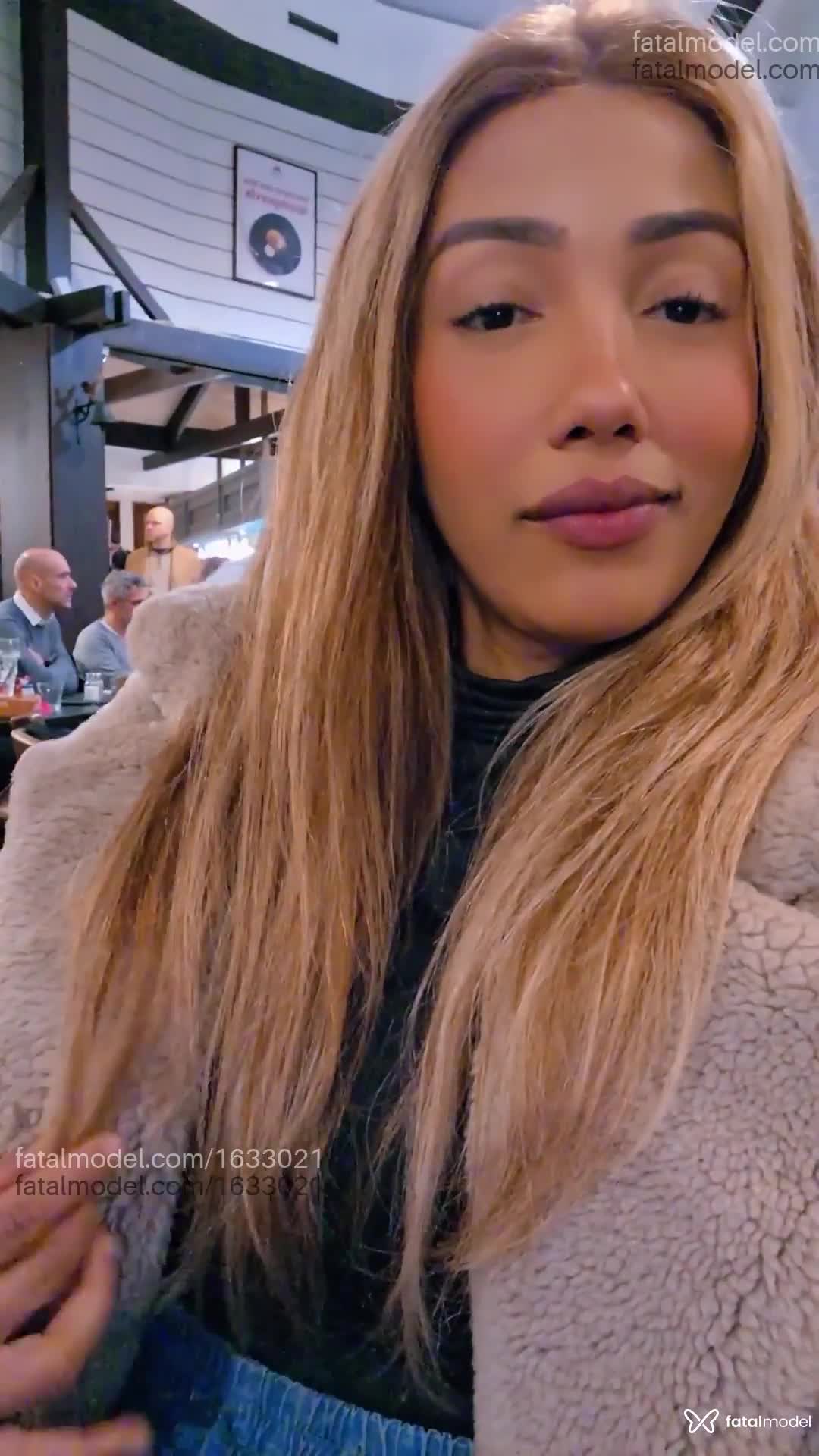 Acompanhante mulher morena (o) de olhos castanhos em Virtual - Bia chaud