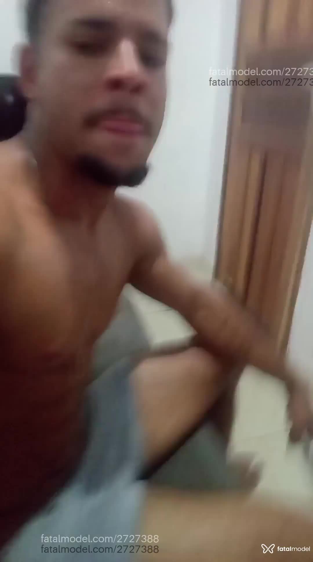 Acompanhante homem morena (o) de olhos castanhos em Virtual - Manoc