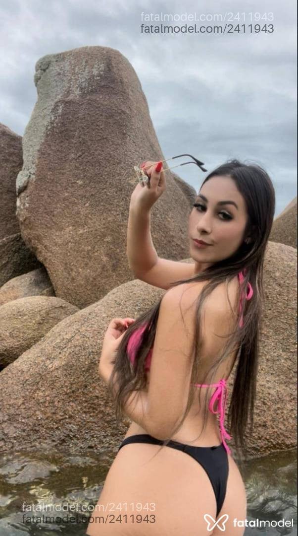 Acompanhante mulher com cabelo castanho de olhos castanhos - Bruna Amorim
