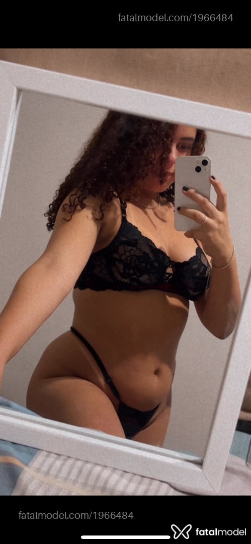 Acompanhante mulher morena (o) de olhos castanhos em São Paulo - Laura