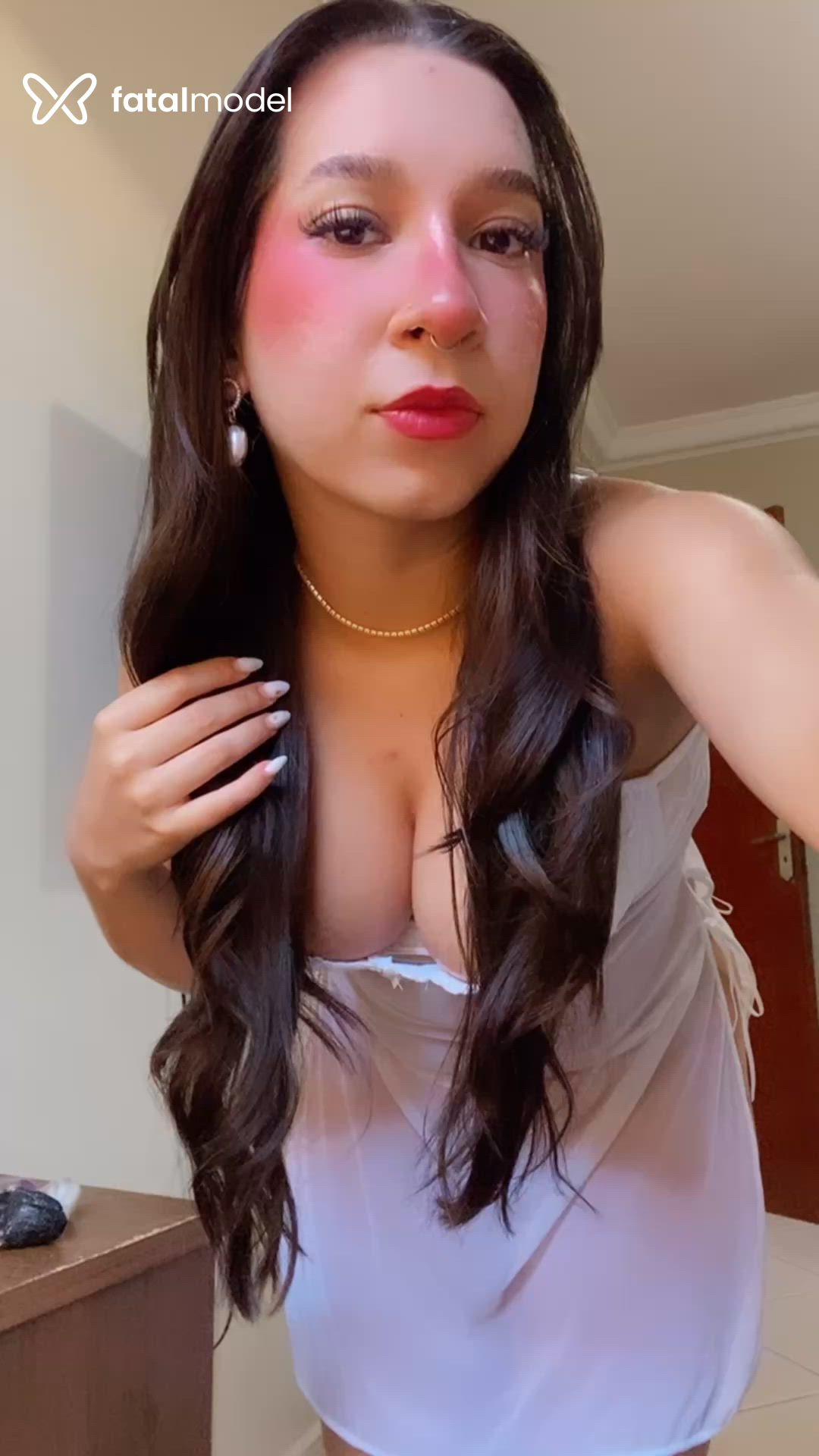 Acompanhante mulher com cabelo castanho de olhos castanhos - Vick Miller
