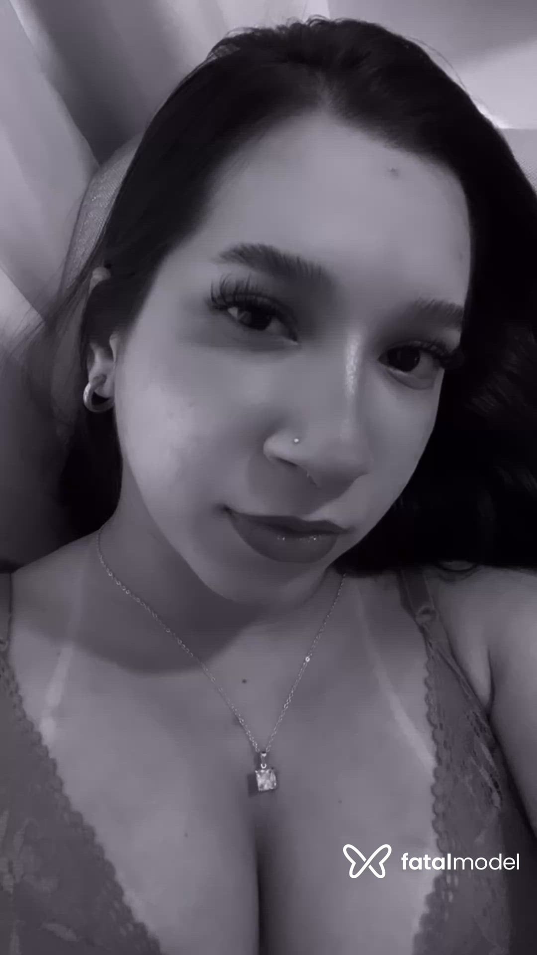 Acompanhante mulher com cabelo castanho de olhos castanhos - Vick Miller
