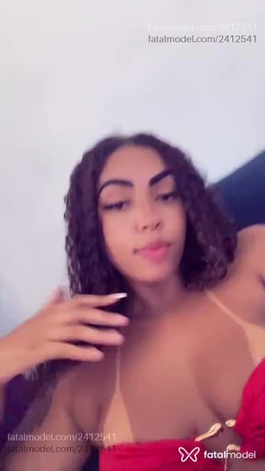 Acompanhante mulher morena (o) de olhos castanhos - Grazi Acompanhante mulher morena (o) de olhos castanhos - Grazi