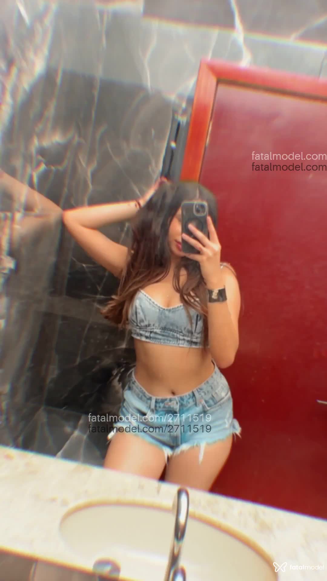 Acompanhante mulher com cabelo castanho de olhos castanhos - Jordana Diógenes