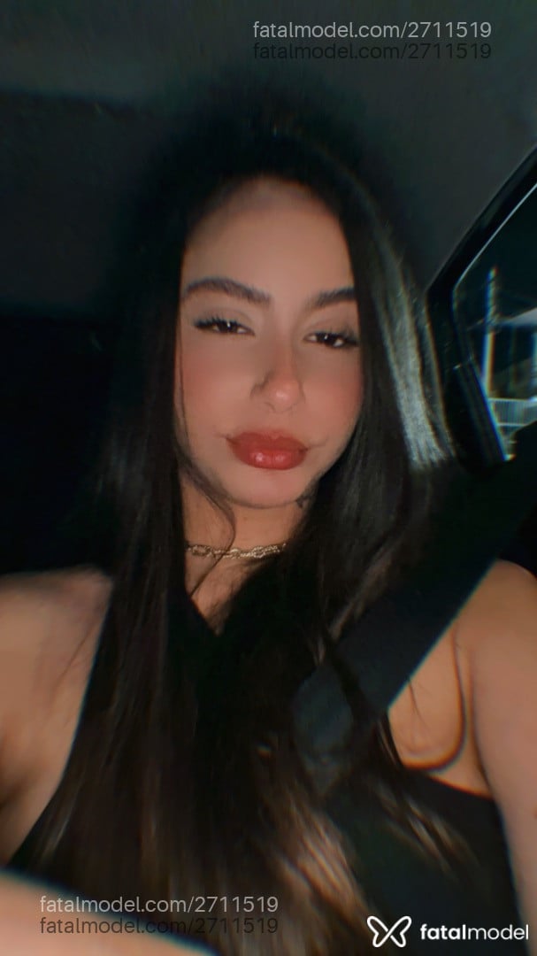 Acompanhante mulher com cabelo castanho de olhos castanhos - Jordana Diógenes