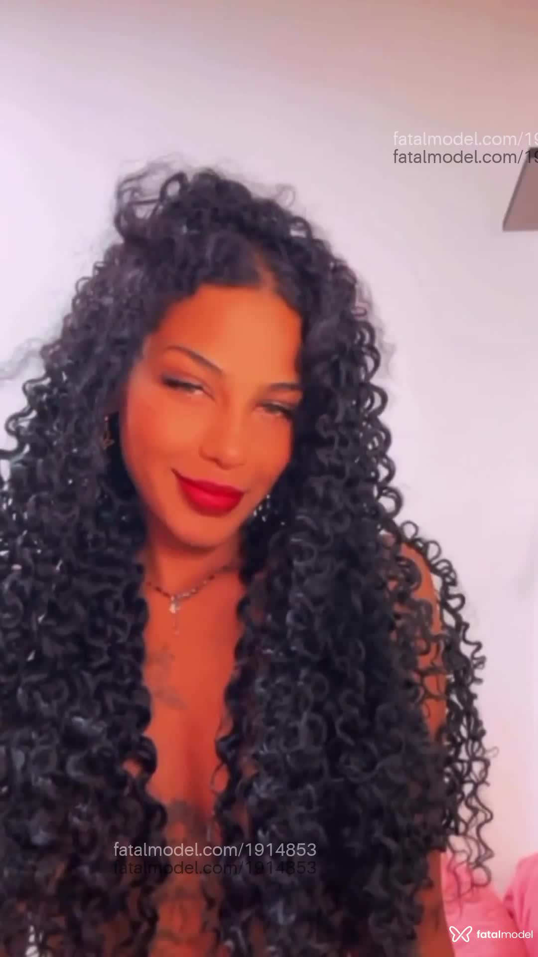 Acompanhante mulher com cabelo colorido de olhos pretos em Rio de Janeiro - Serena