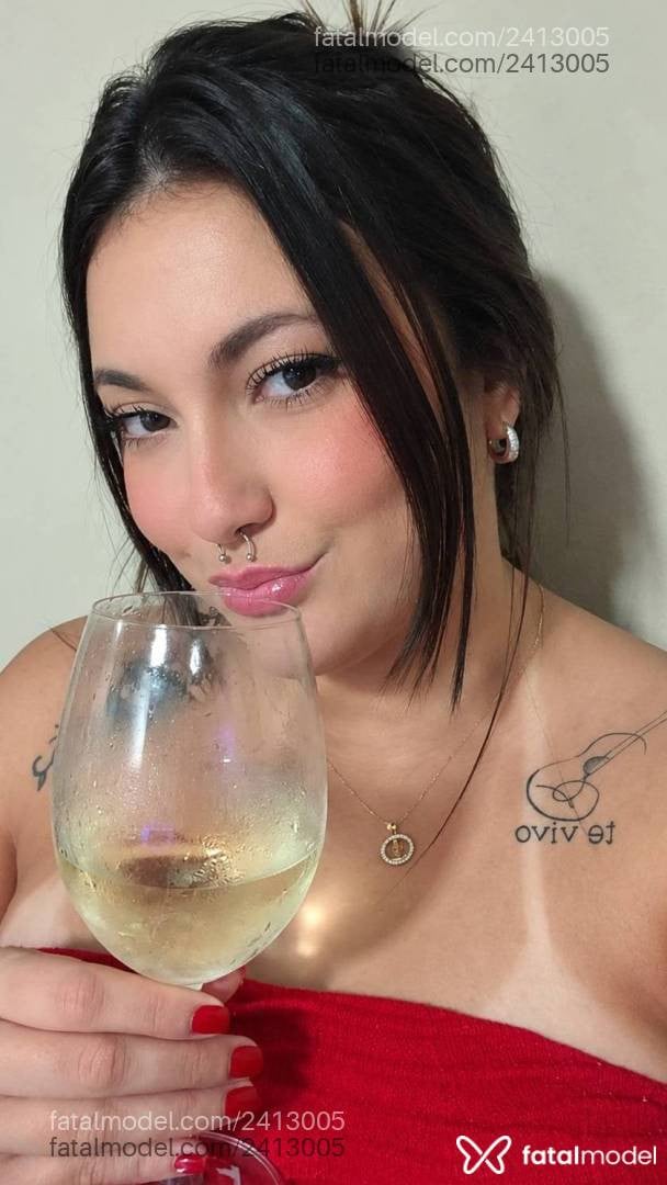 Acompanhante mulher morena (o) de olhos castanhos - Bia Santos
