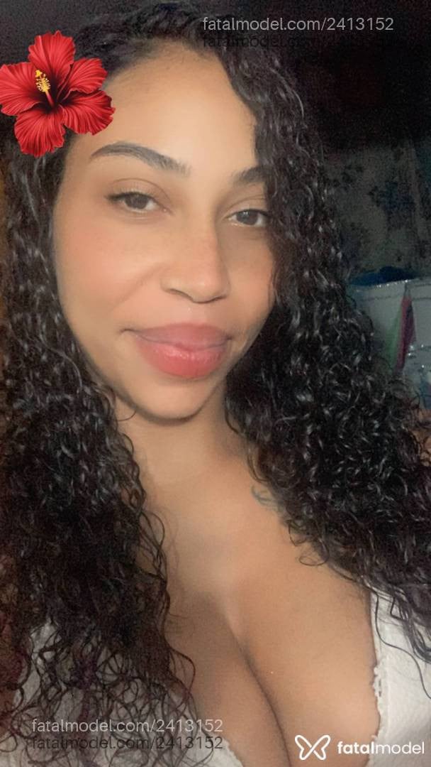 Acompanhante mulher com cabelo castanho de olhos castanhos - Vick