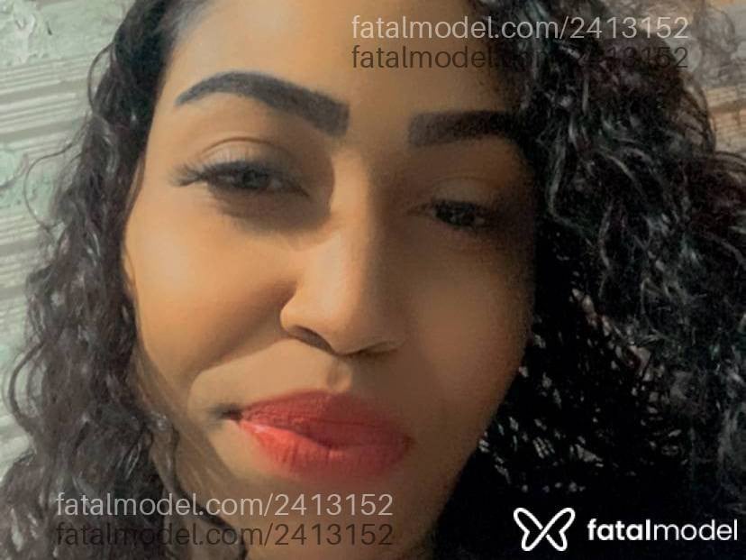 Acompanhante mulher com cabelo castanho de olhos castanhos - Vick