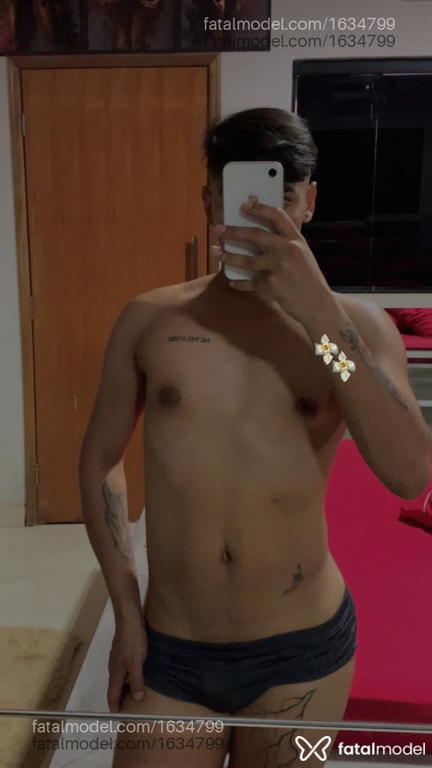 Acompanhante homem com cabelo castanho de olhos castanhos em Novo Horizonte Acompanhante homem com cabelo castanho de olhos castanhos em Novo Horizonte - Yago Porto