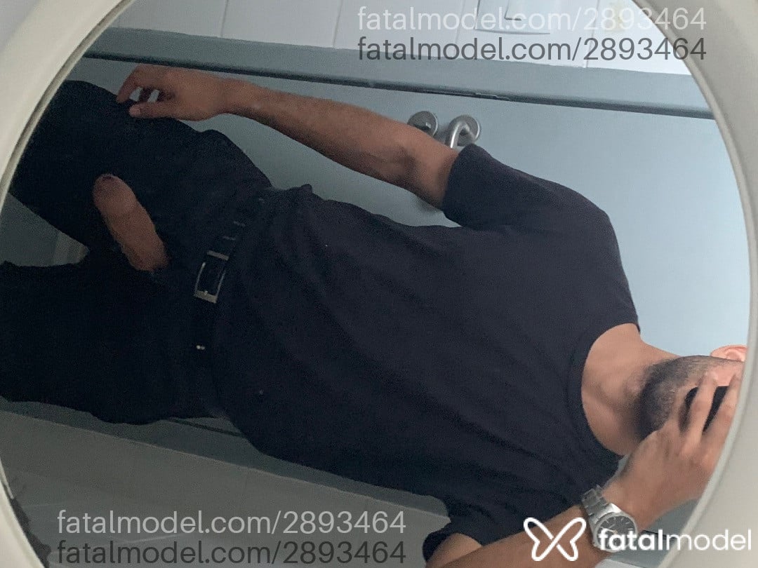 Acompanhante homem sem cabelo de olhos castanhos em Curitiba - Gustavo Alves