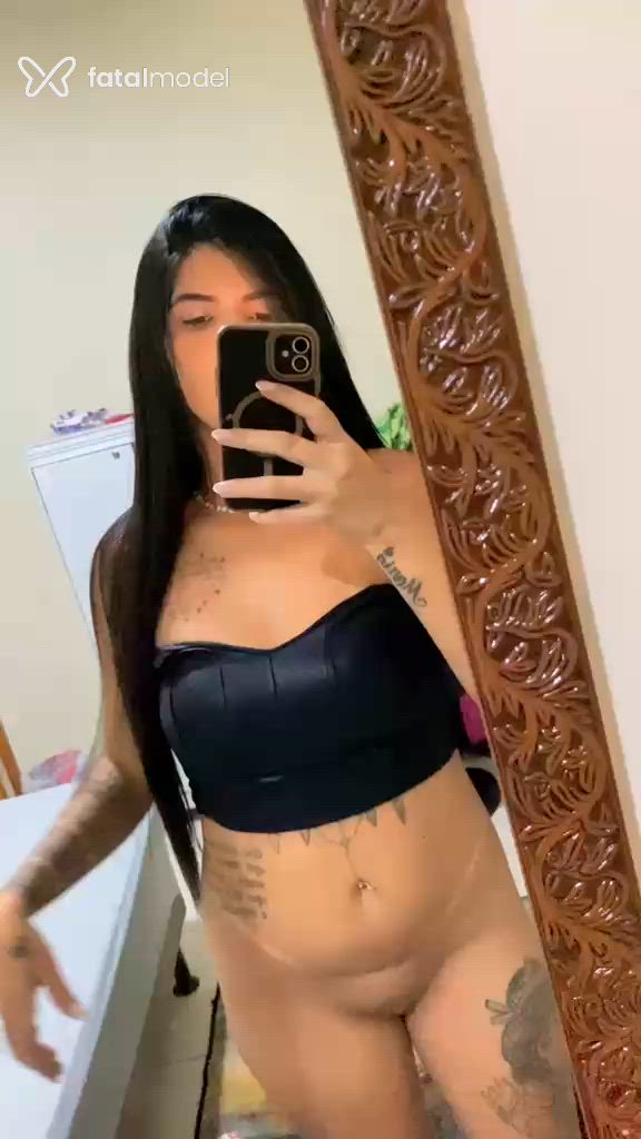 Acompanhante mulher com cabelo castanho de olhos castanhos - Tainara