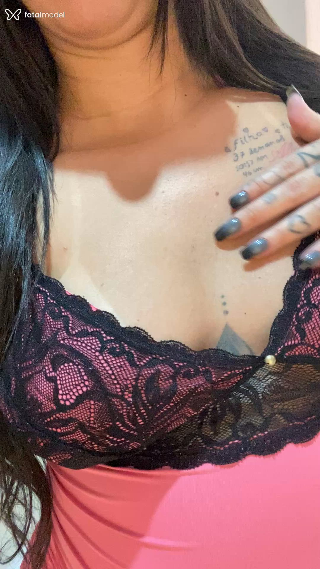 Acompanhante mulher com cabelo castanho de olhos castanhos - Tainara