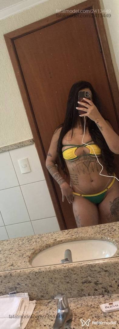 Acompanhante mulher com cabelo castanho de olhos castanhos em Mococa - Tainara