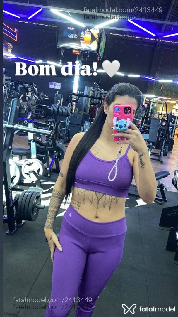 Acompanhante mulher com cabelo castanho de olhos castanhos - Tainara
