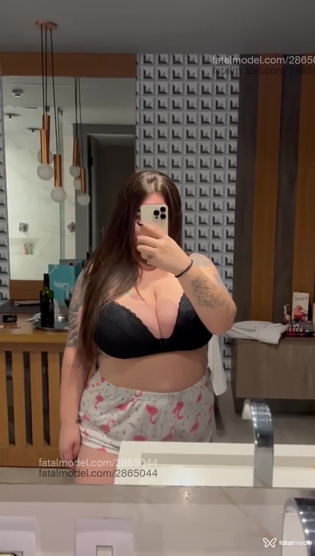 Acompanhante mulher morena (o) de olhos mel em Virtual - Fernanda Lis