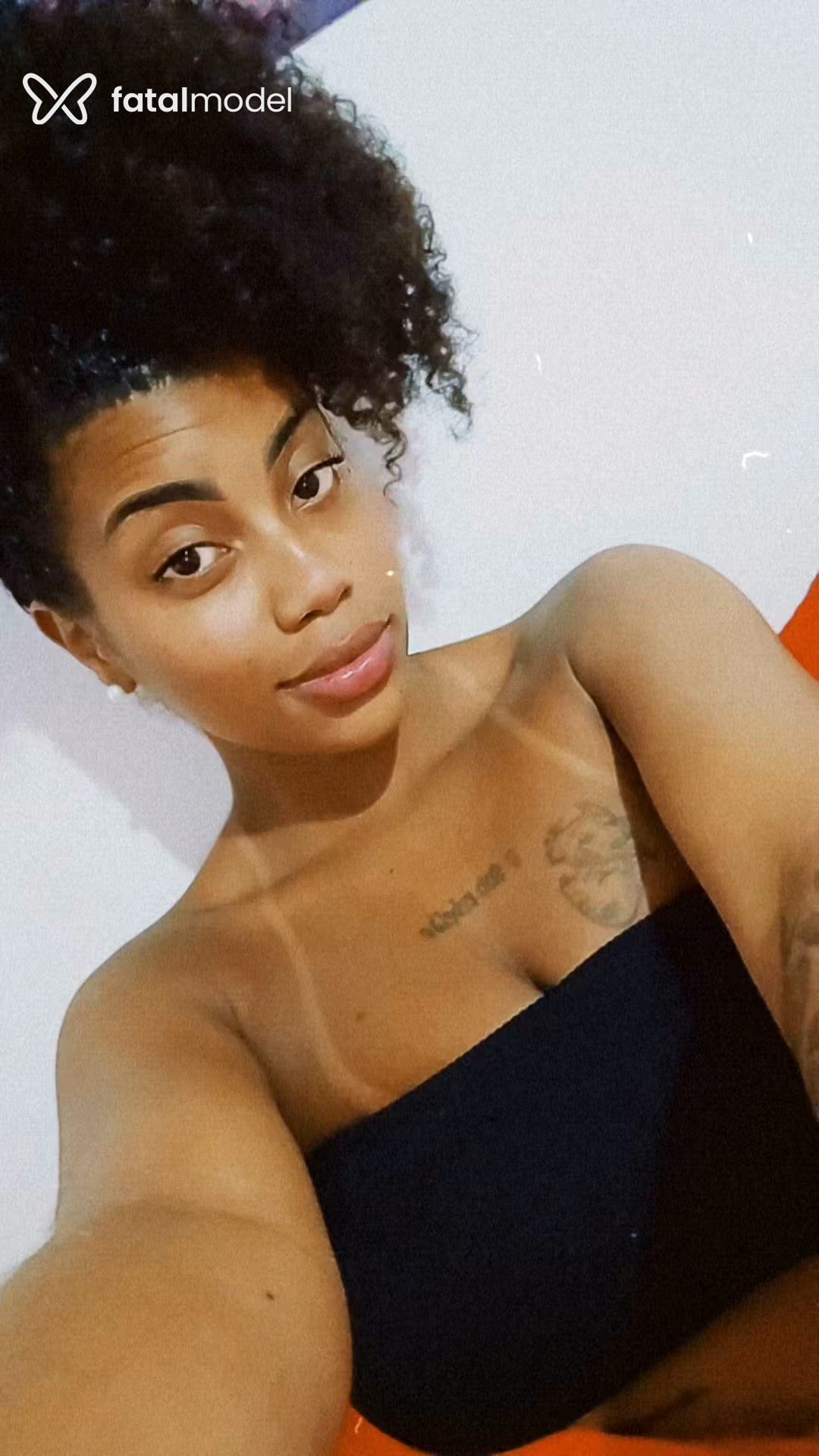 Acompanhante mulher morena (o) de olhos pretos - Bianca
