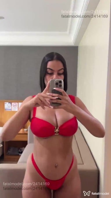 Acompanhante mulher com cabelo castanho de olhos castanhos em Belo Horizonte - Bella Fantini