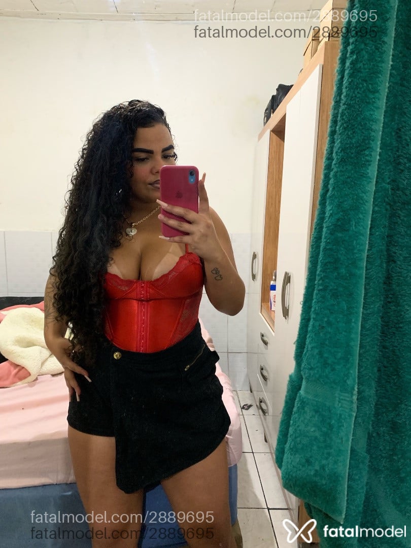 Acompanhante mulher morena (o) de olhos castanhos em Volta Redonda - Daffyni