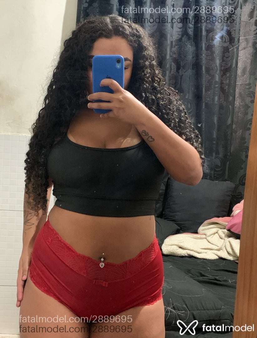 Acompanhante mulher morena (o) de olhos castanhos em Volta Redonda - Daffyni