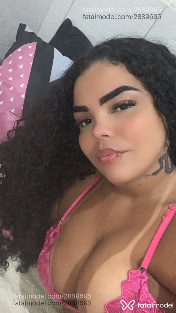 Acompanhante mulher morena (o) de olhos castanhos em Volta Redonda - Daffyni