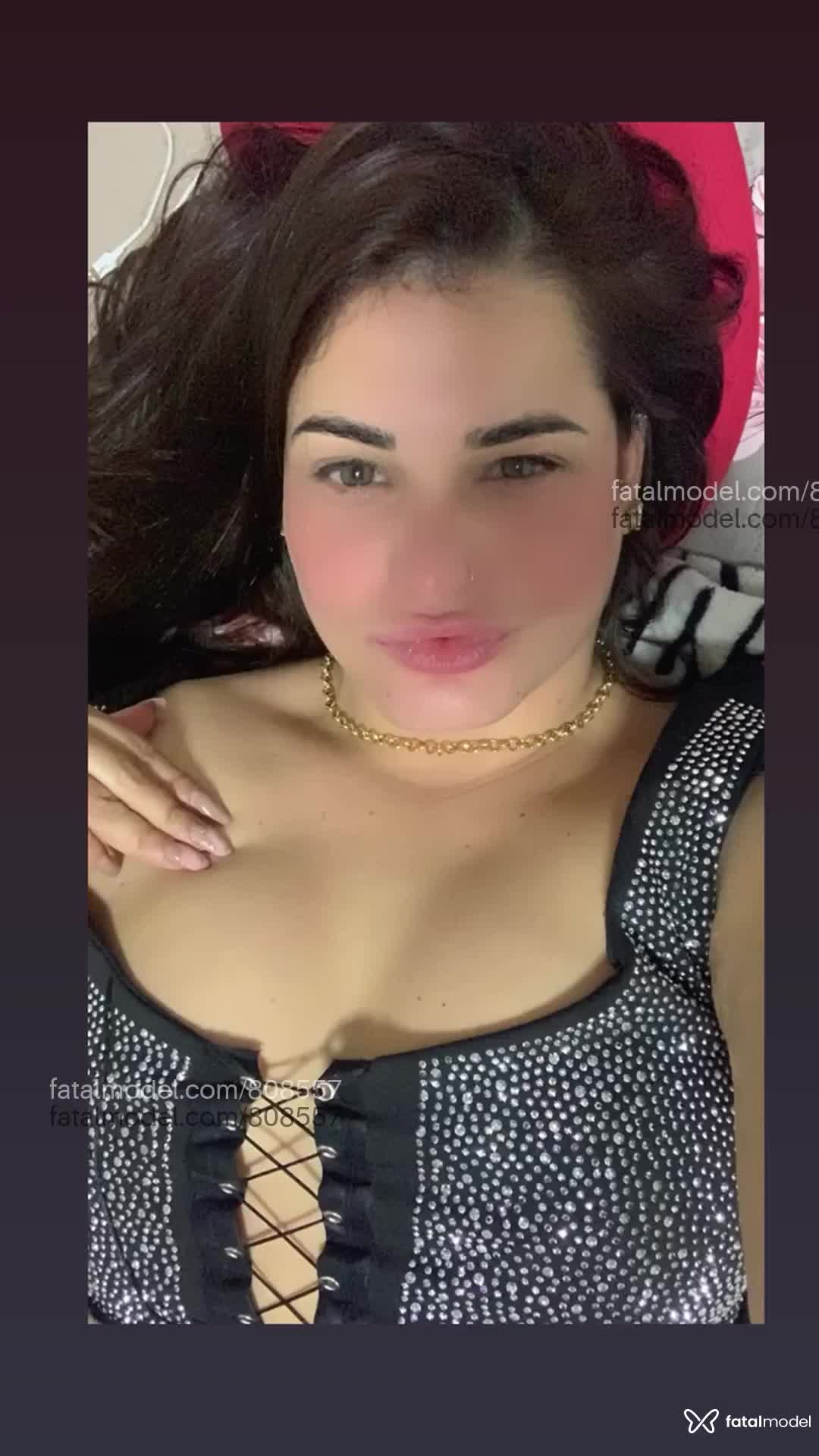 Acompanhante mulher com cabelo castanho de olhos verdes em Frederico Westphalen Acompanhante mulher com cabelo castanho de olhos verdes em Frederico Westphalen - NINA LINS