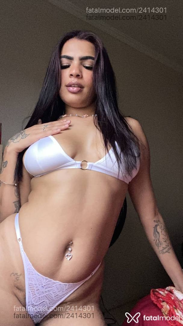 Acompanhante mulher morena (o) de olhos pretos - Jully