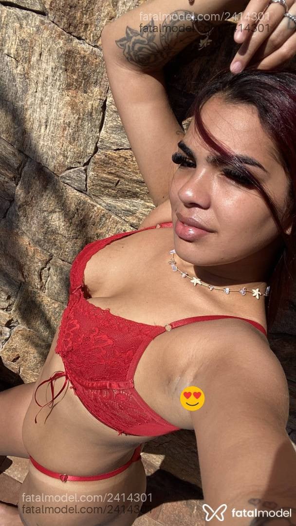 Acompanhante mulher morena (o) de olhos pretos - Jully