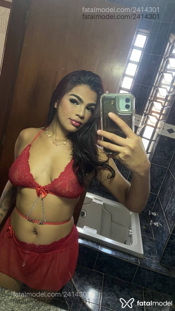 Acompanhante mulher morena (o) de olhos pretos - Jully