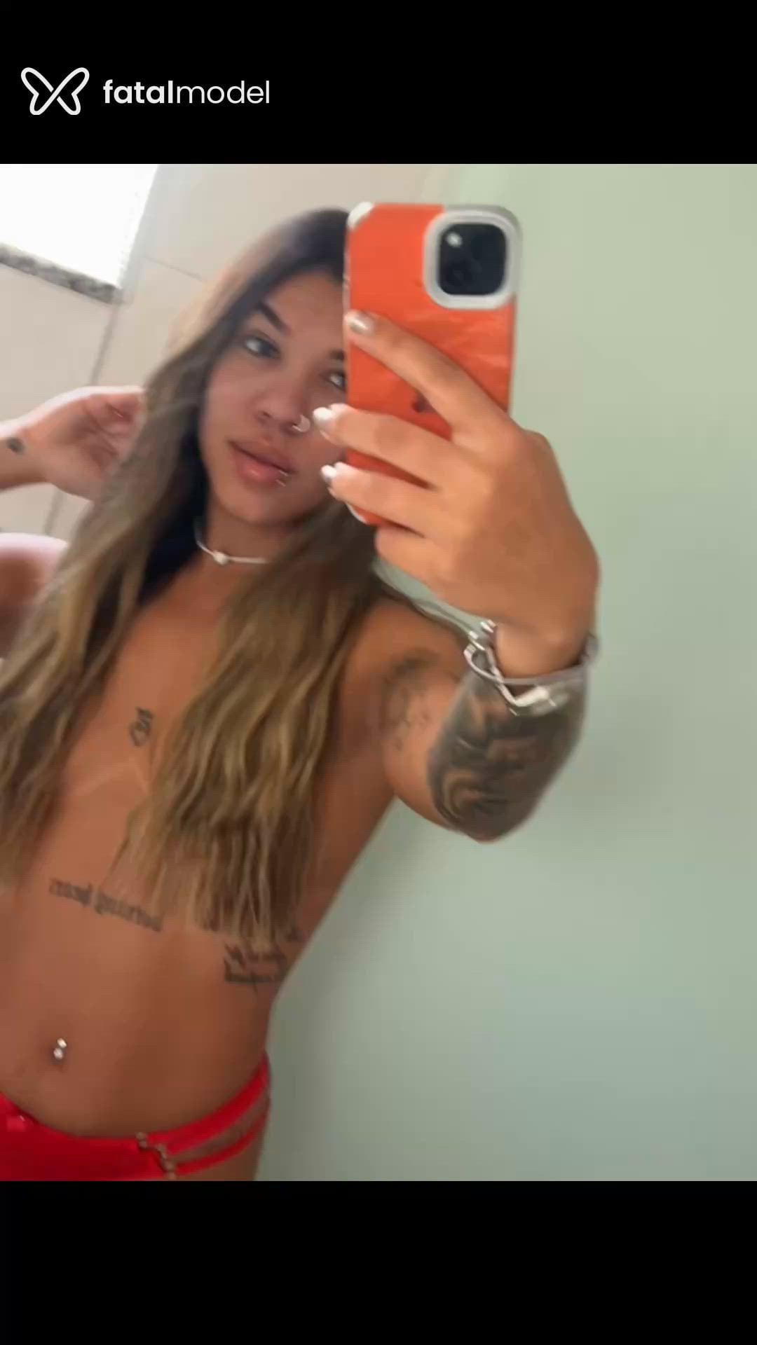 Acompanhante mulher loira (o) de olhos castanhos em Bauru Acompanhante mulher loira (o) de olhos castanhos em Bauru - Heloa