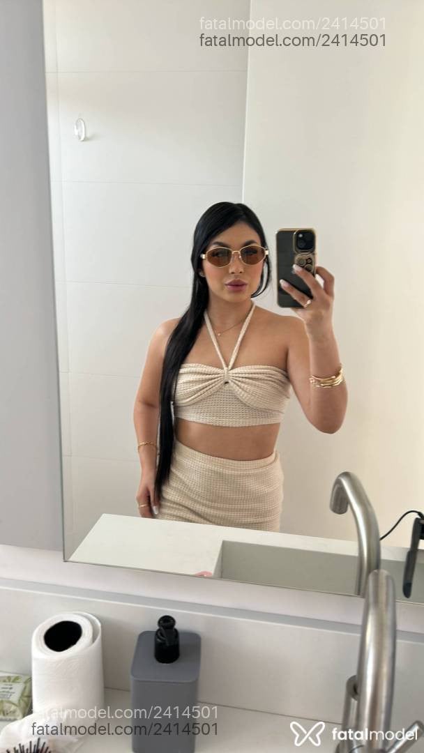 Acompanhante mulher morena (o) de olhos castanhos - Thais