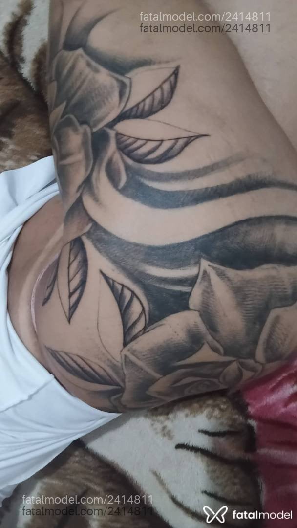 Acompanhante mulher morena (o) de olhos castanhos - Camila