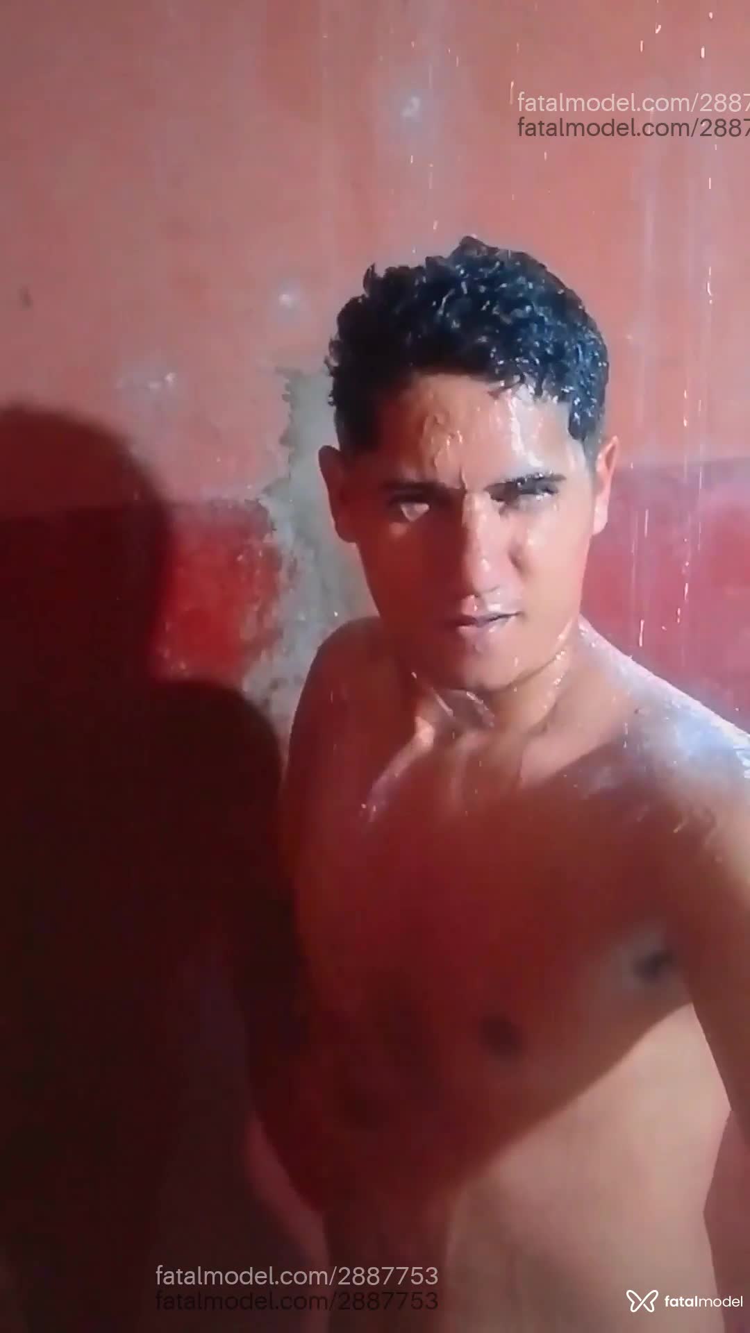 Acompanhante homem morena (o) de olhos castanhos em Canaã dos Carajás - AQUARIANO
