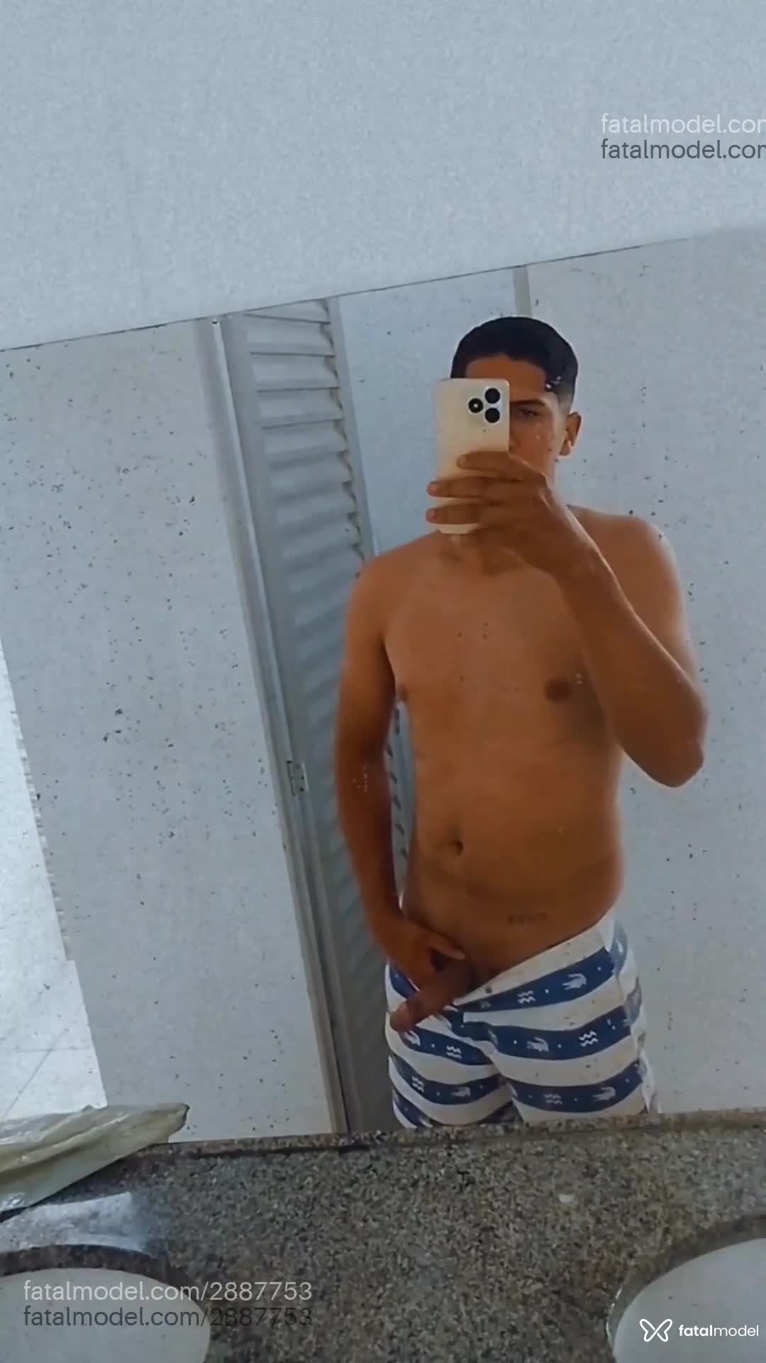 Acompanhante homem morena (o) de olhos castanhos em Canaã dos Carajás - AQUARIANO