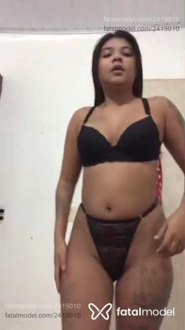 Acompanhante mulher morena (o) de olhos pretos em Tubarão - Natália